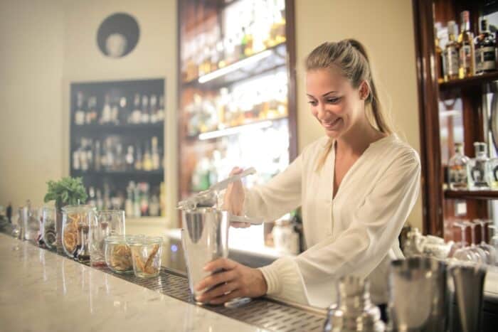 Want To Become a Professional Bartender? Start With These Tips